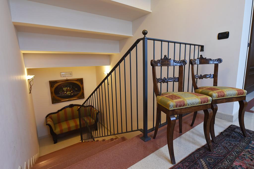 Lauri Hotel Neive
