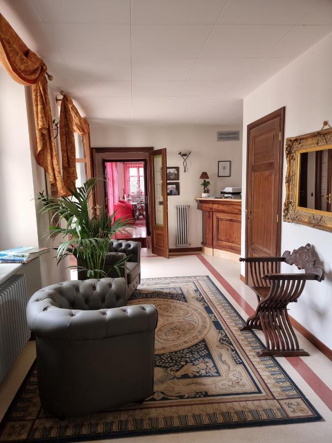 Lauri Hotel 3*