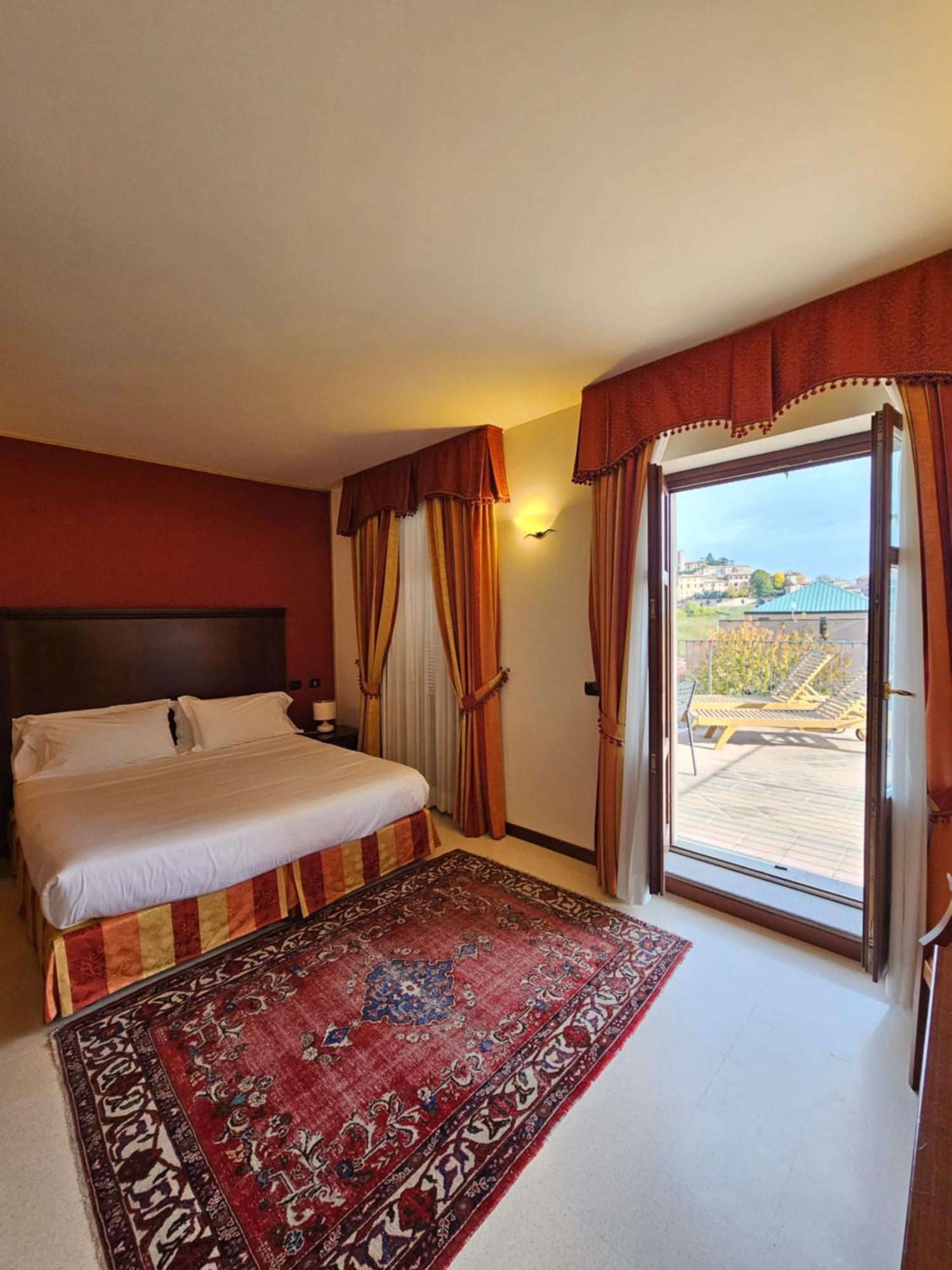 Hotel Lauri Neive