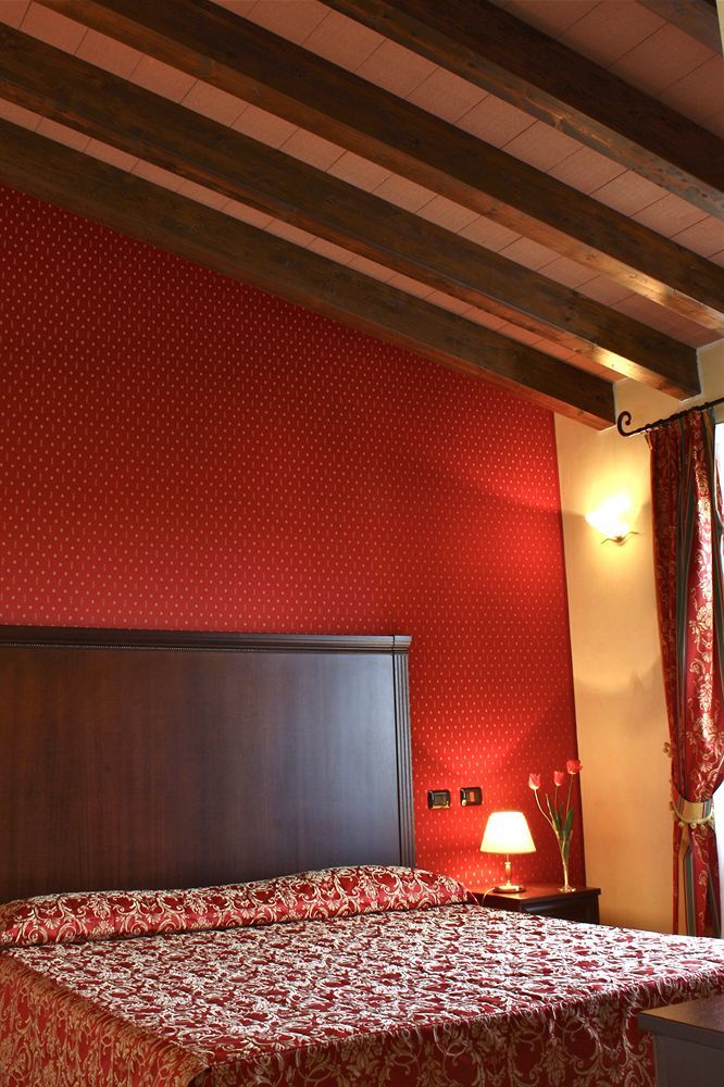 Lauri Hotel Neive
